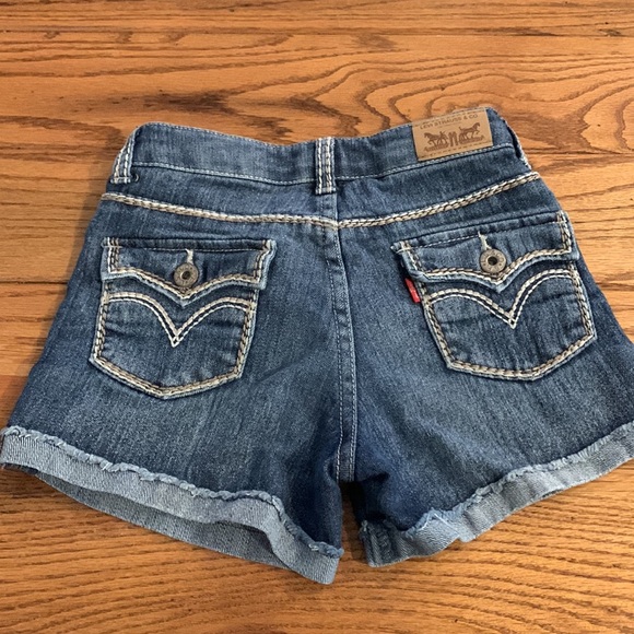 Levi’s girls jean shorts size 8 - Picture 2 of 8